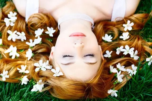诗歌|我感到,眼睛和指尖上栖息着无数的星辰