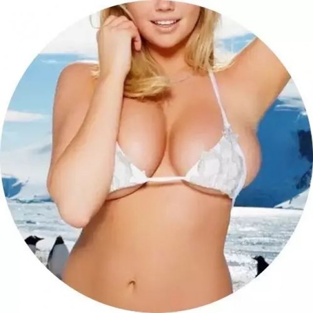 33D胸+逆天大长腿,这个性感女孩告诉你,不止平胸才