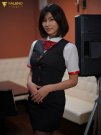 变身电玩女主角!美乃すずめ在卡拉OK被弄得吱吱叫!